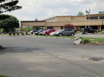 Quality West - Area 3* Lafayette